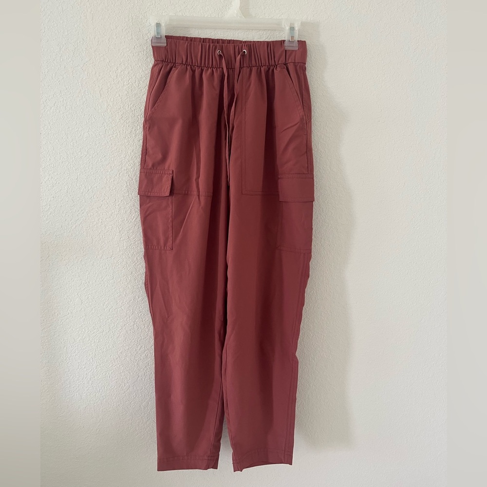 Old Navy Women’s Active Cargo Pant Joggers- Rust